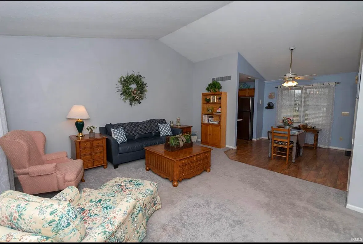 3 bed, 2054 sqft, $2,600 — Photo 3