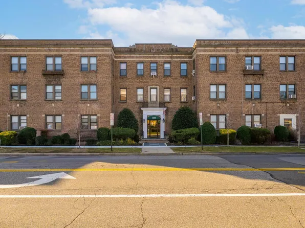 222 Seventh Street #3H, Garden City, NY 11530