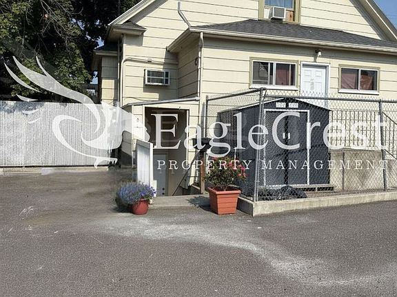 2nd image of 706 S College Ave #B