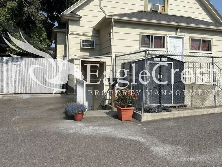 706 S College Ave — Photo 2