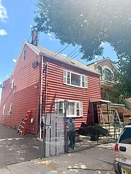 92 Laidlaw Avenue