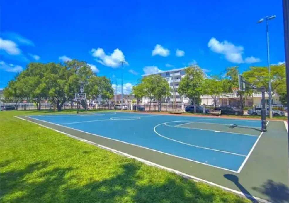 2 bed, 710 sqft, $1,300 — Photo 3