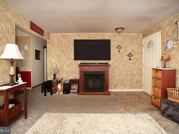 4th image of 1846 Creston Dr
