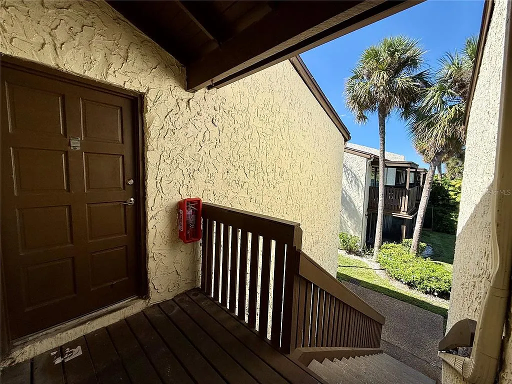 2 bed, 2.0 bath, 1100 sqft, $2,000 — Photo 3