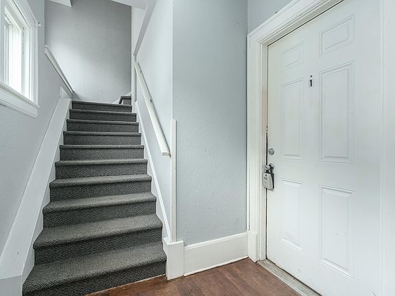 2nd image of 223 W Vine St