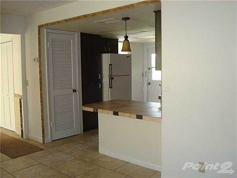 5th image of 1005 Essex Ct