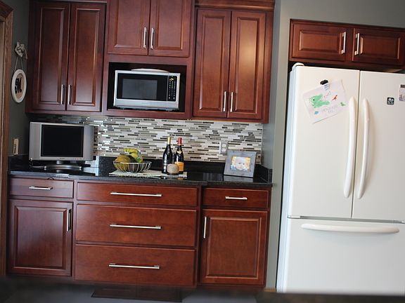 5th image of 9917 S Massasoit Ave