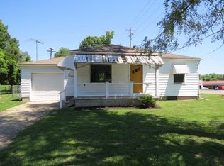 101 Woodland Rd, Lansing, KS 66043