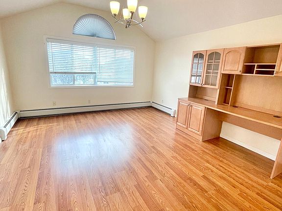 5th image of 1321 Rockland Ave #2F