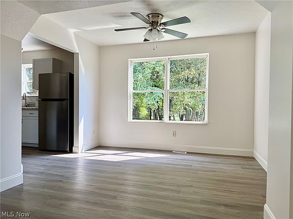 5th image of 241 Reed Ave