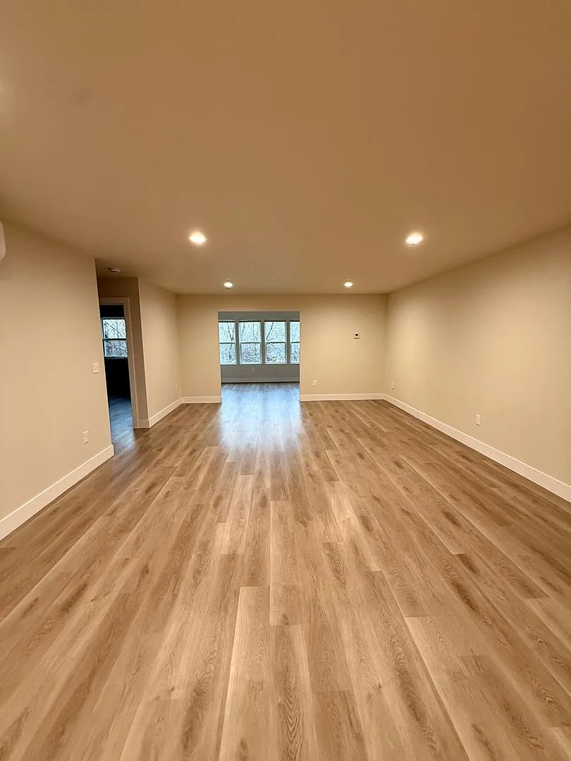2 Bedroom Duplex — Photo 4