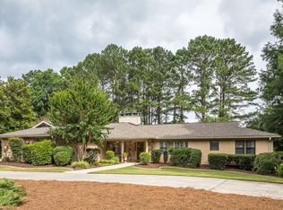 1005 Oakhaven Dr, Roswell, GA 30075