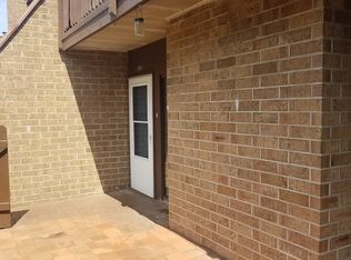 805 Kenneth Cir, Elgin, IL 60120