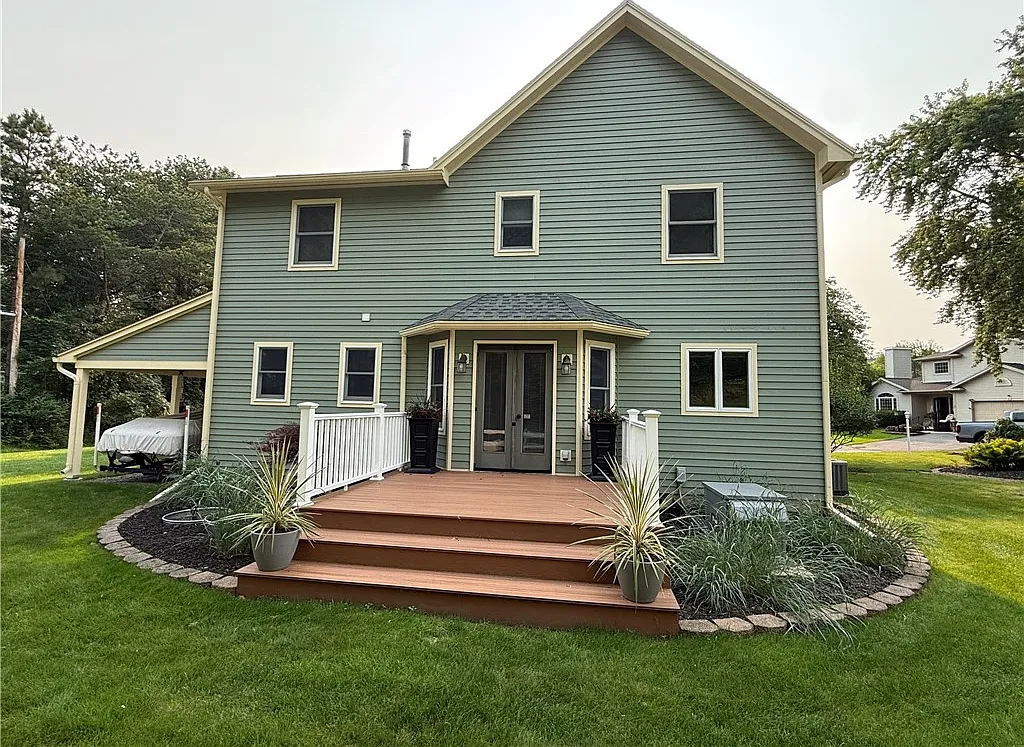 3 bed, 1.5 bath, 1350 sqft, $2,900 — Photo 3