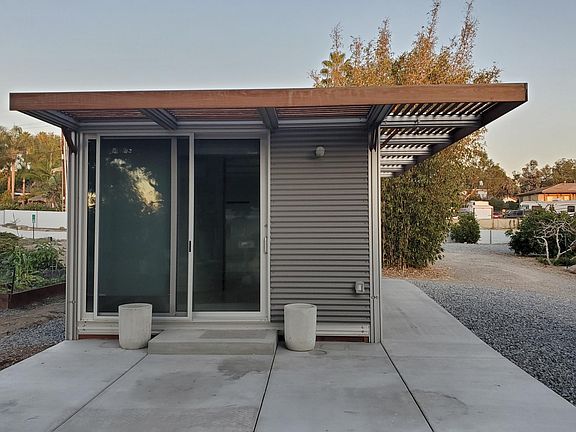 Side View - Bedroom - Patio