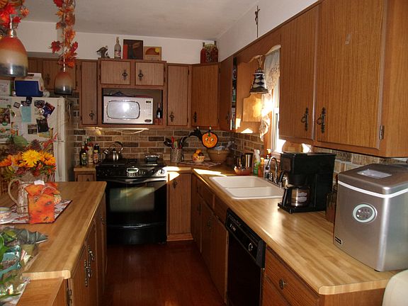 2nd image of 707 Rock River Ave