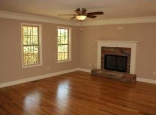 117 Falls Crest Dr, Lagrange, GA 30240