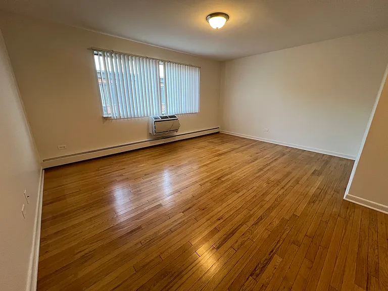 6010 N Winthrop Ave #303 — Photo 4