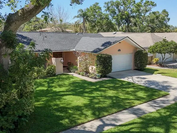 1876 Oak Forest Dr E, Clearwater, FL 33759