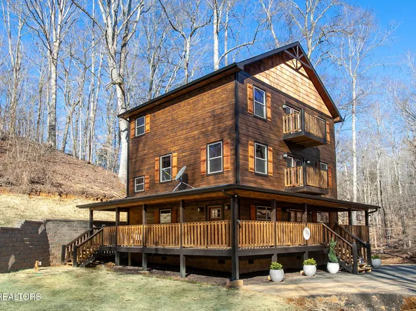 740 Bear Hollow Way, Sevierville, TN 37876