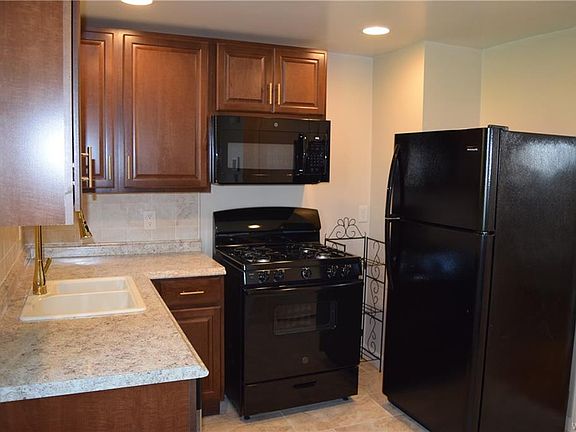 2nd image of 80 Marilyn Dr