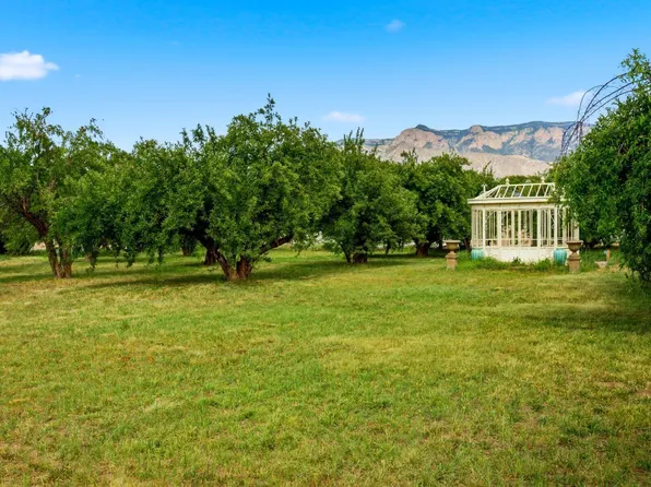 21 E Alary Ln, Corrales, NM 87048