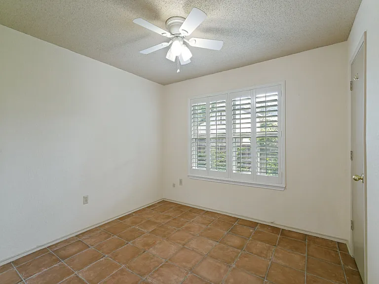 1515 Laguna Vista Way — Photo 9