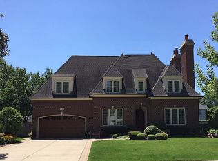 2323 Farnsworth Ln, Northbrook, IL 60062