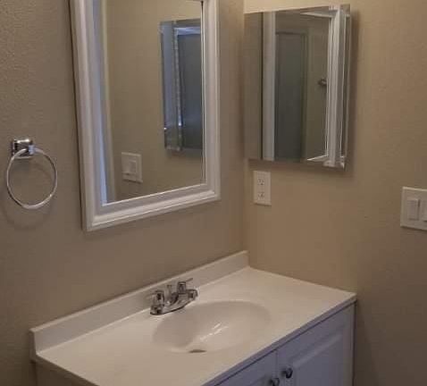5th image of 4221 Stewart Ave #100
