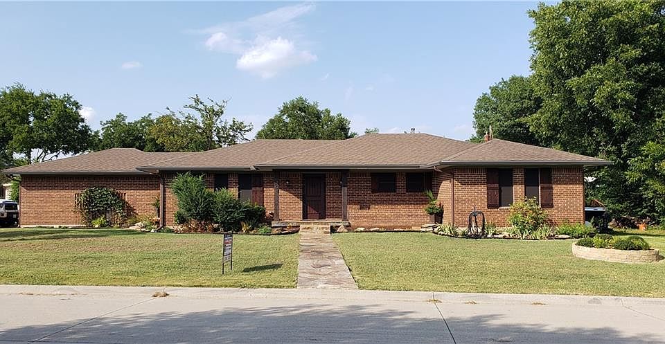 1st image of 208 Whisenant Dr