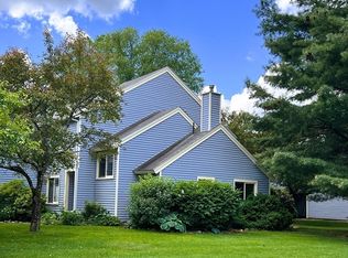 585 Nassau Dr UNIT 585, Springfield, MA 01129