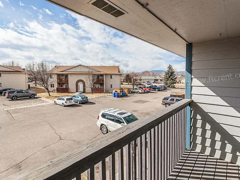 348 Terri Dr — Photo 17