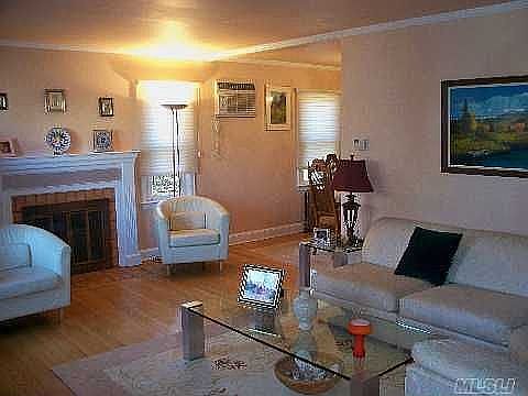 2nd image of 34 Purdy Ct