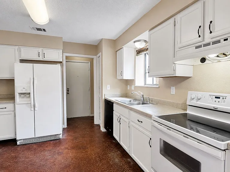 3426 Meadow Head Dr — Photo 12