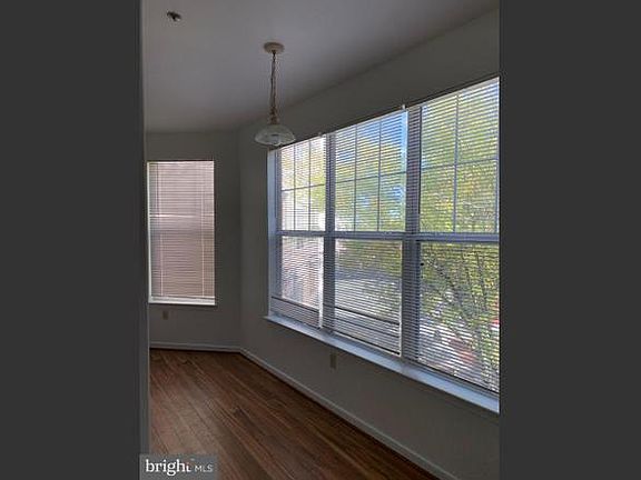 3rd image of 1625 International Dr Unit 221