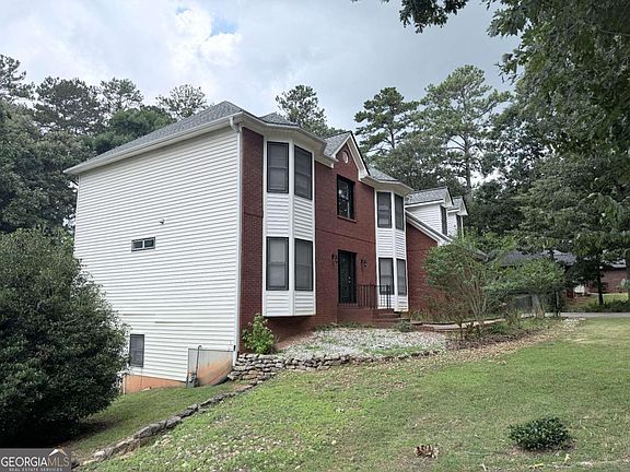 3rd image of 3715 Millers Pond Way
