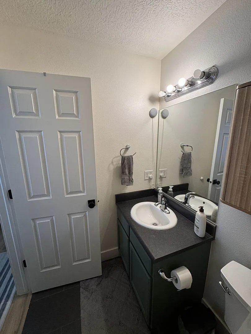 Beautifully Remodeled 4 Bed, 3 Bath Home with 2-Car Garage with amazing views and solar!! — Photo 4