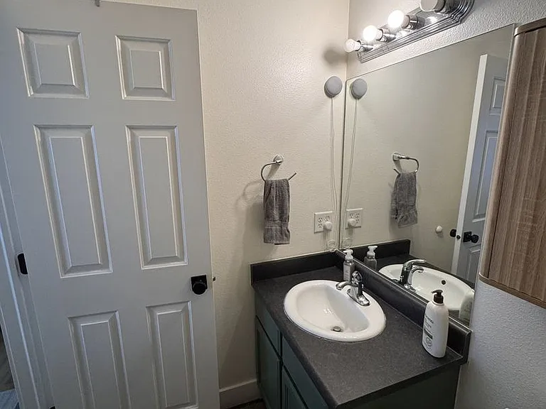 1865 N 150 W — Photo 4