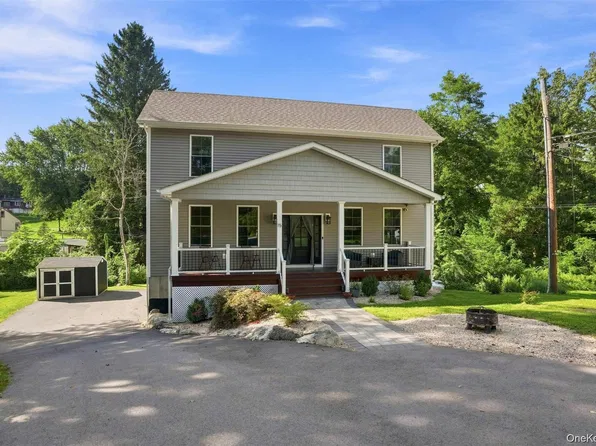 15 Rock Cut Lane, Pleasant Valley, NY 12569