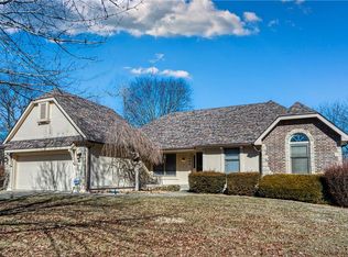 5000 Lisas Ln, Smithville, MO 64089