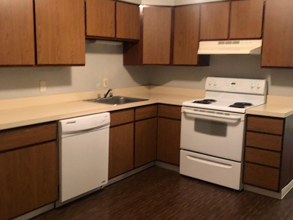 3rd image of 529 E Main St APT 2S