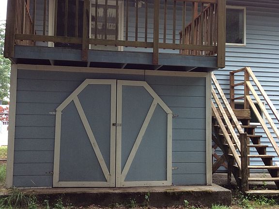 2nd image of 7370 Trica Ave NE