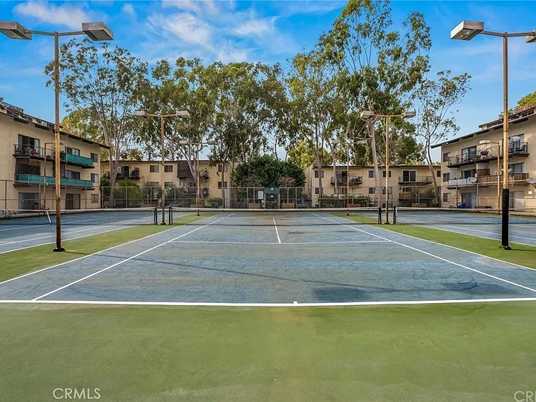 5460 White Oak Ave #G222 — Photo 25