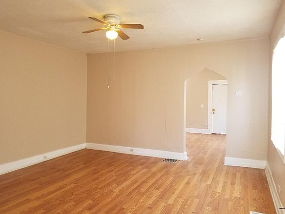3rd image of 4118 Chambers St