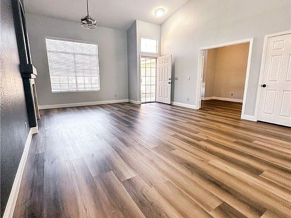 5th image of 4972 High Creek Dr