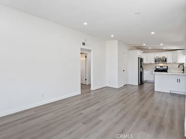 3205 Bayside Dr — Photo 7