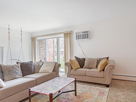4th image of 1053 W Ogden Ave #3-145