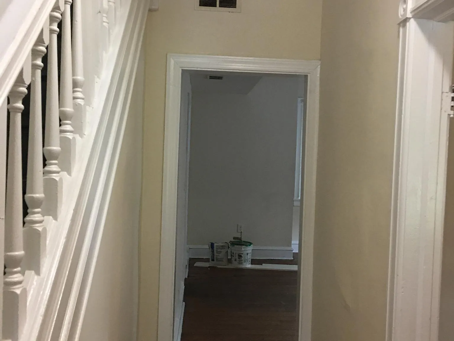 6 bed, 2200 sqft, $3,900 — Photo 3