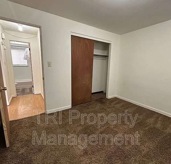 2018 6th Ave #2 — Photo 6