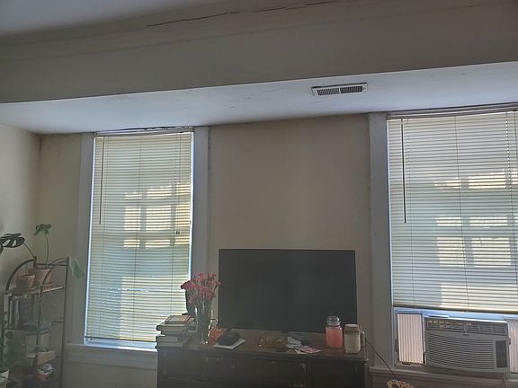 2nd image of 2712 Grove Ave APT 10